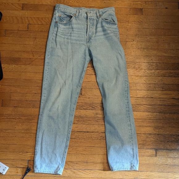 501 Levi's 28 waist - Picture 1 of 3